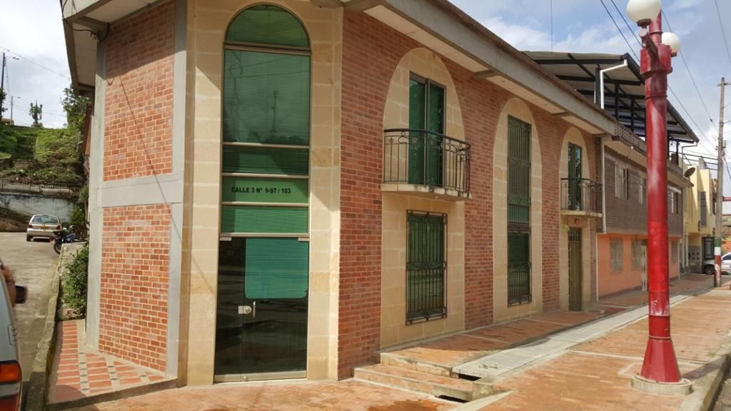 Thumbnail 3 de Oportunidad Comercial Estratégica en Anolaima - Edificio antigua Notaria en venta.