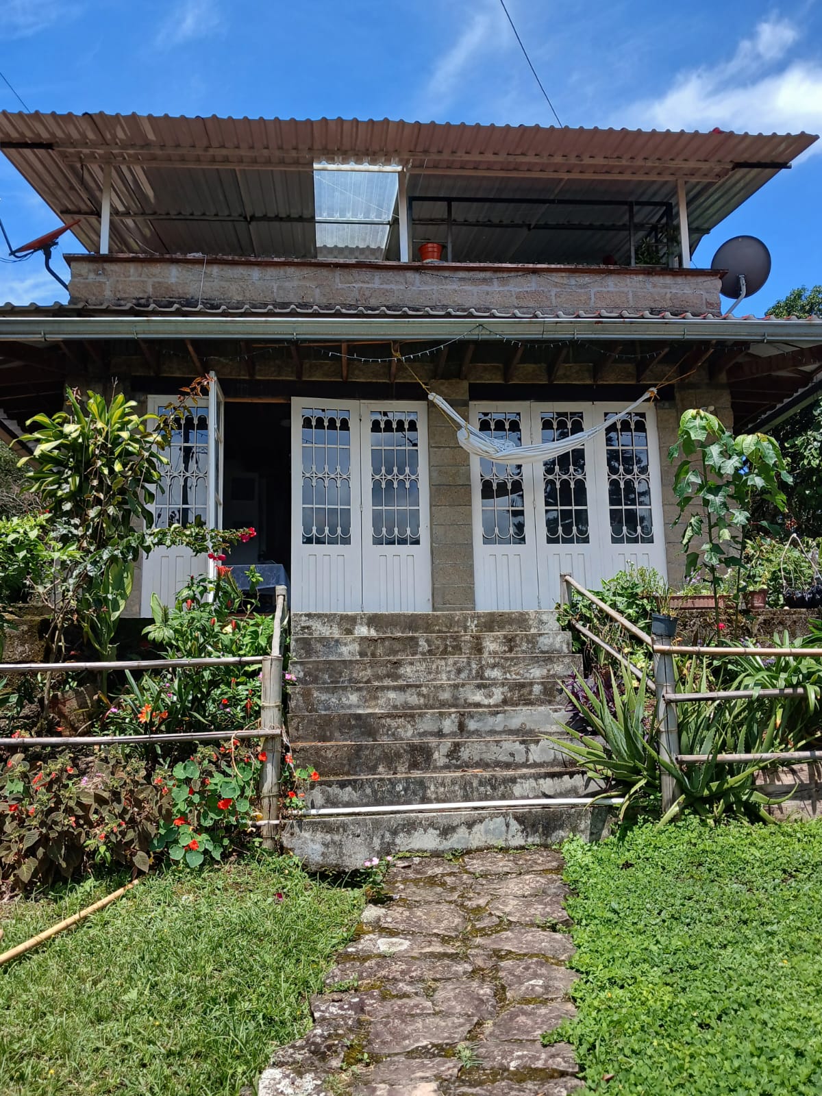 Thumbnail 3 de Espectacular Finca en Cachipay con Vista Panorámica y Múltiples Construcciones