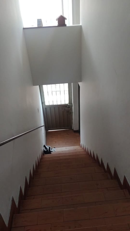 Thumbnail 6 de Amplia Casa de Inversión de 3 Pisos en Ciudad Jardín Norte