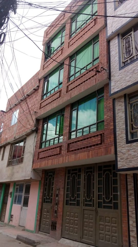 Thumbnail 2 de Edificio de 4 Pisos Ideal para Inversión en Usaquén